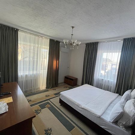 Green Hotel Алма Ата Екстериор снимка