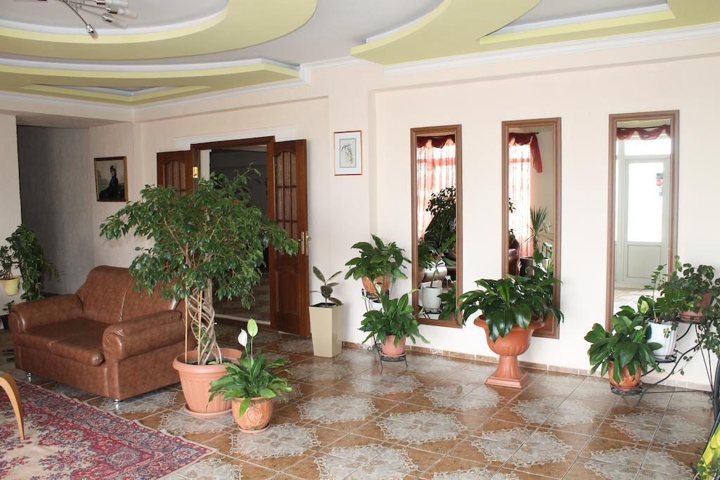 Green Hotel Алма Ата Екстериор снимка