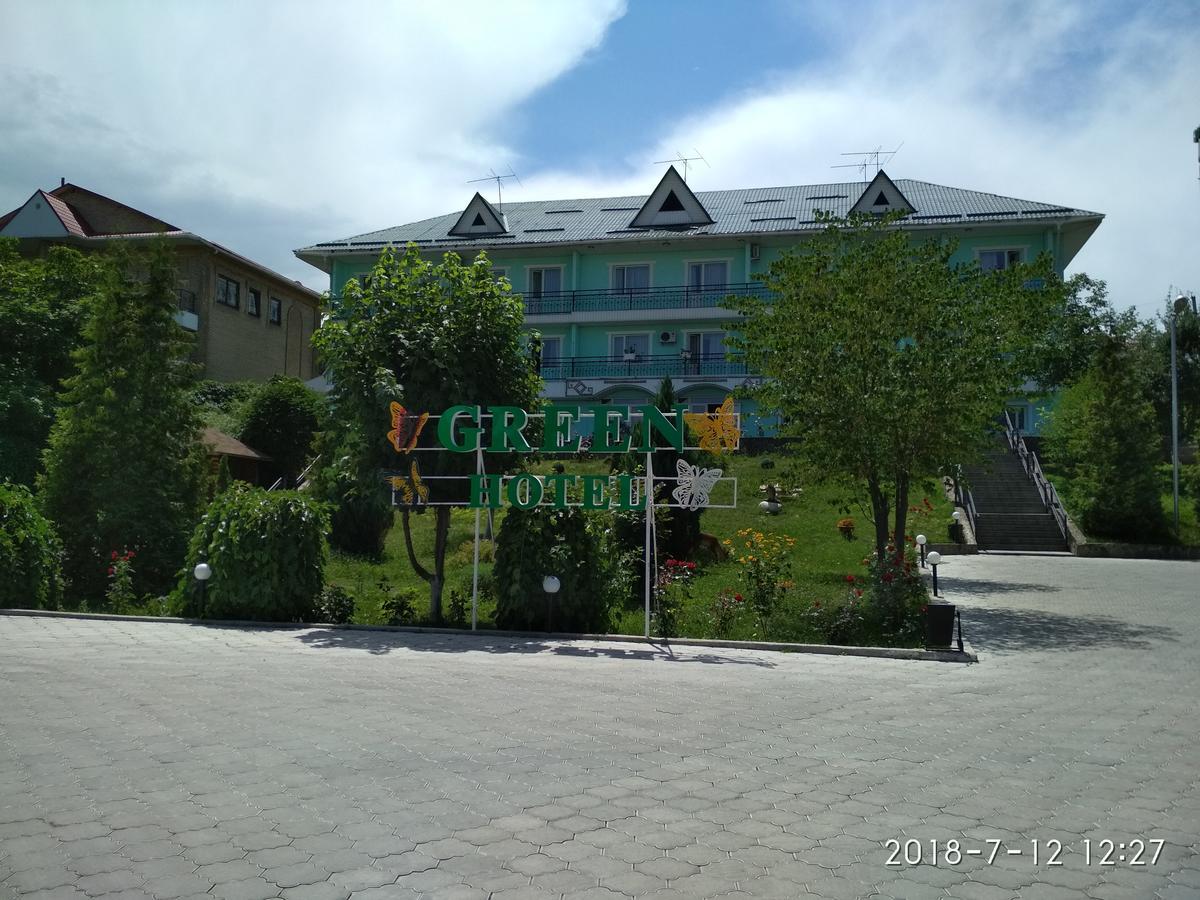 Green Hotel Алма Ата Екстериор снимка