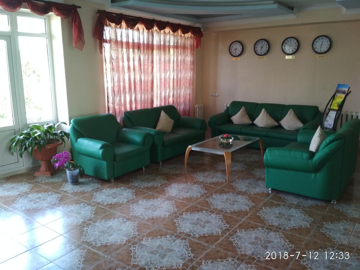 Green Hotel Алма Ата Екстериор снимка